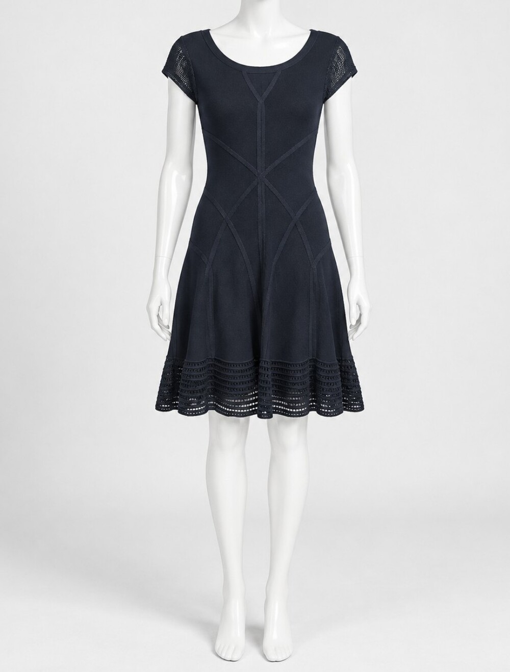 Diane Von Furstenberg Black Scoop-Neck Fit & Flare Dress Small